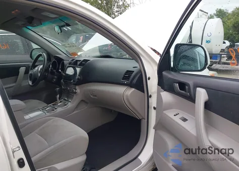 2012 Toyota Highlander Base V6 z USA, uszkodzony, nr VIN 5TDZK3EH3CS086620